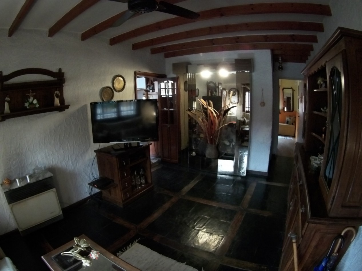 Foto Casa en Venta en Banfield, Buenos Aires - U$D 150.000 - pix1190561176 - BienesOnLine