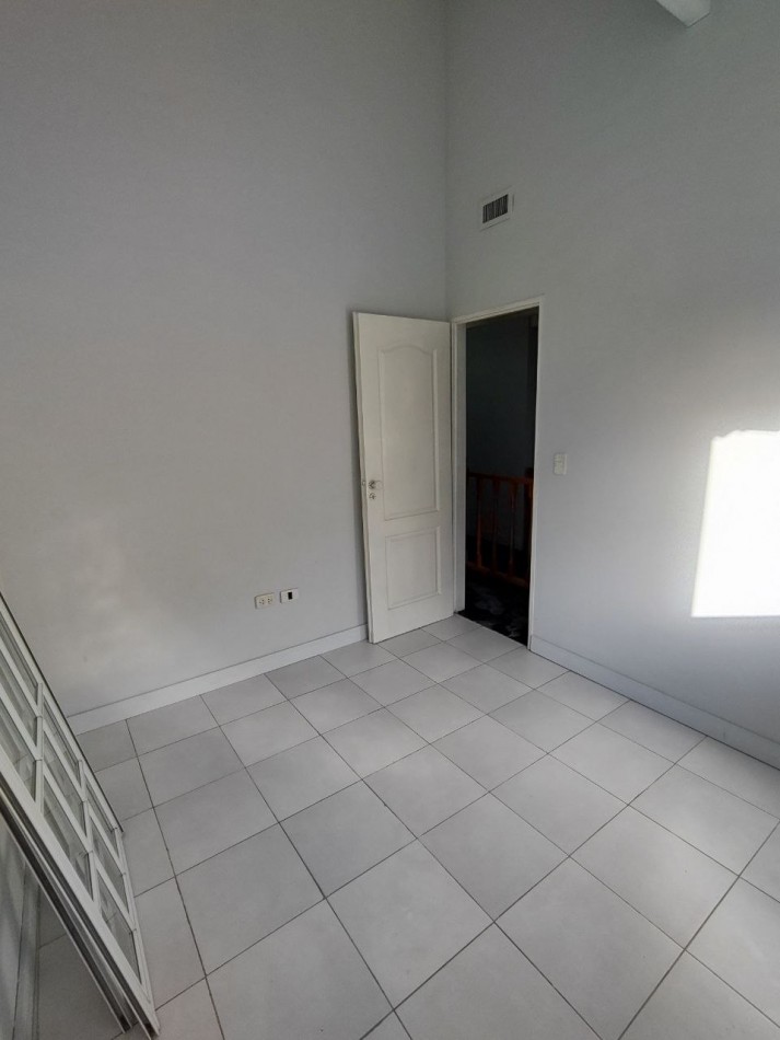 CASA CON PARQUE, REMODELADO A NUEVO
