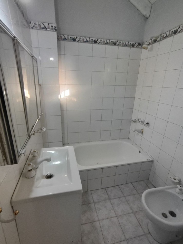 CASA CON PARQUE, REMODELADO A NUEVO