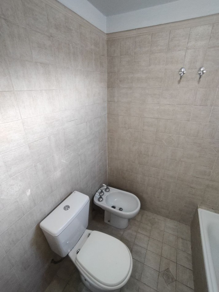 CASA CON PARQUE, REMODELADO A NUEVO