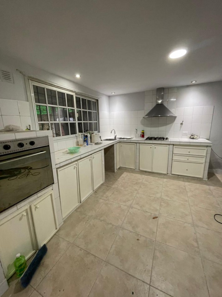 CASA CON PARQUE, REMODELADO A NUEVO