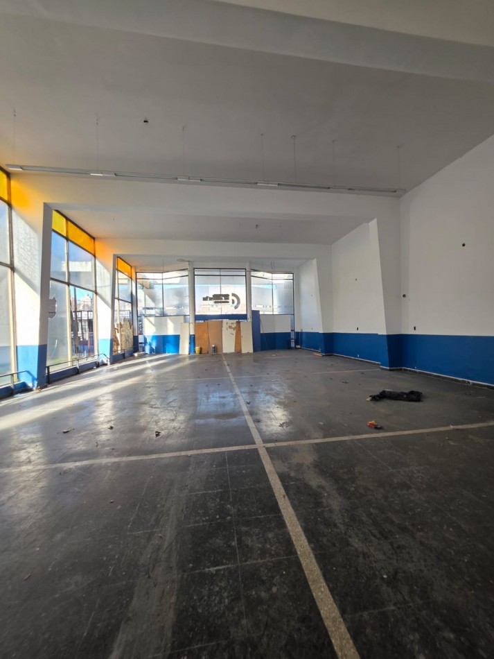 LOCAL EXCELENTE UBICACION C GARAGE