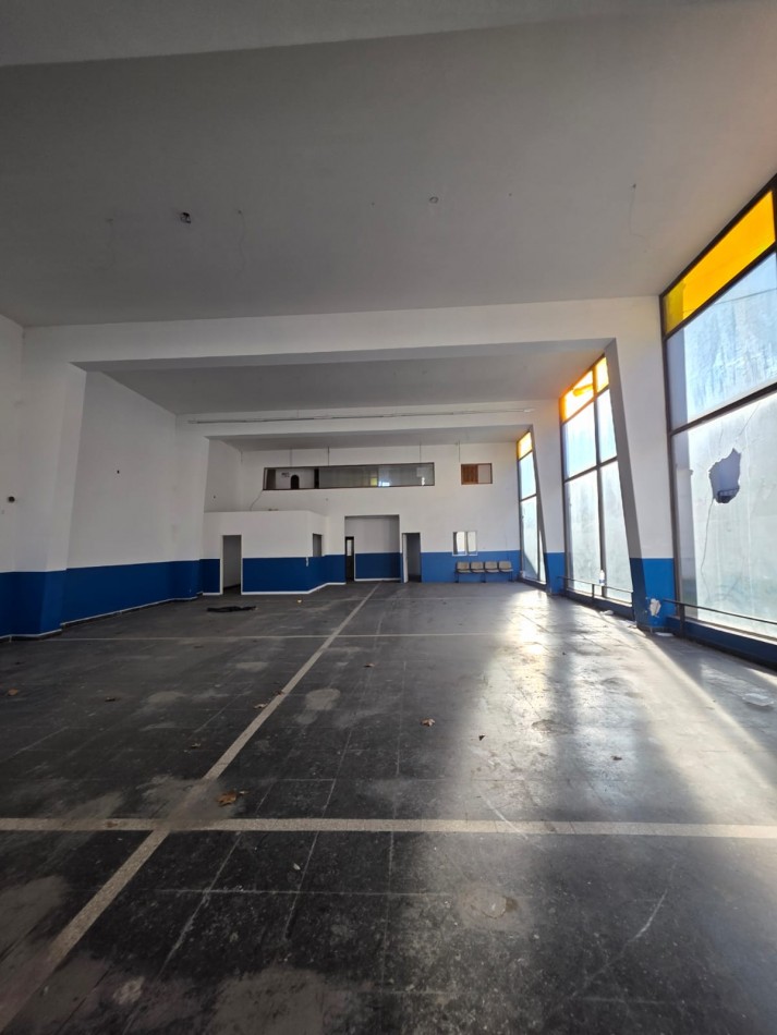 LOCAL EXCELENTE UBICACION C GARAGE