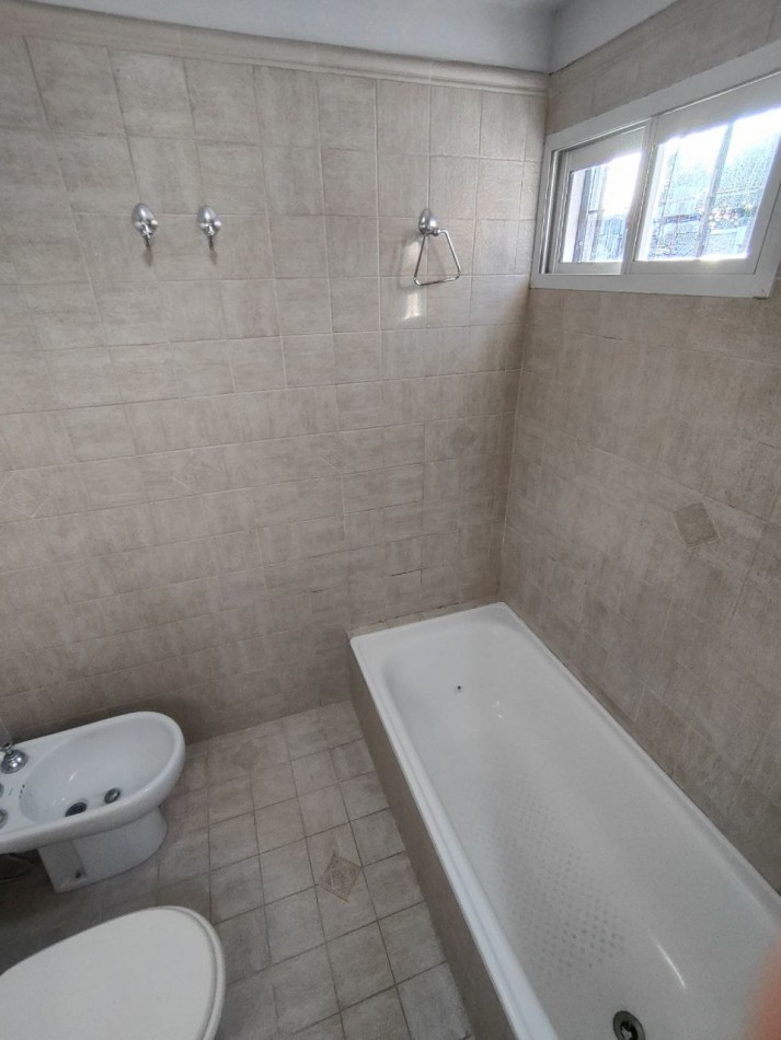 CASA CON PARQUE, REMODELADO A NUEVO