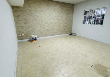 CASA CON PARQUE, REMODELADO A NUEVO