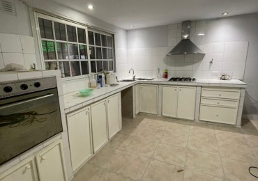 Casa Remodelada a Nueva con Gran Parque en Adrogue - Ubicacion Privilegiada